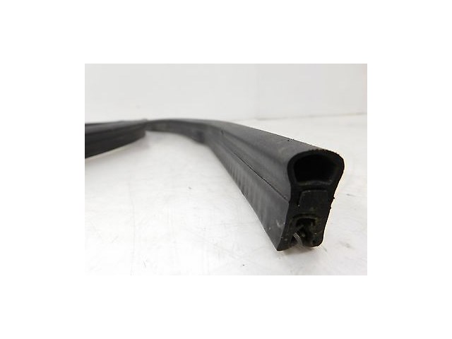 2006-2009 MERCEDES R350 W251 OEM FRONT ENGINE HOOD WEATHER SEAL STRIP