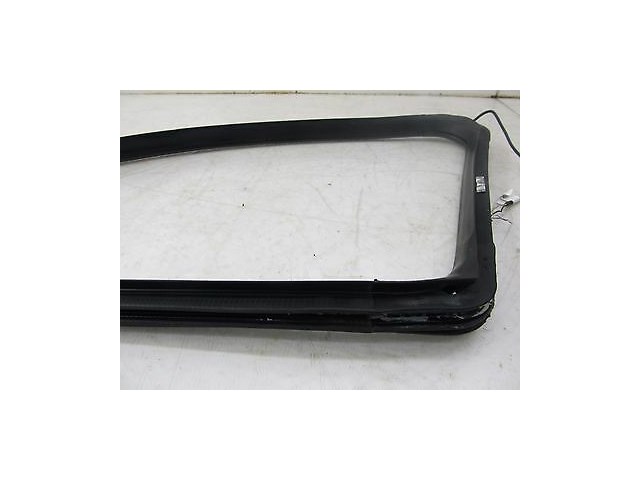  2006-2009 MERCEDES R350 W251 OEM LEFT REAR QUARTER GLASS RUBBER WEATHER SEAL