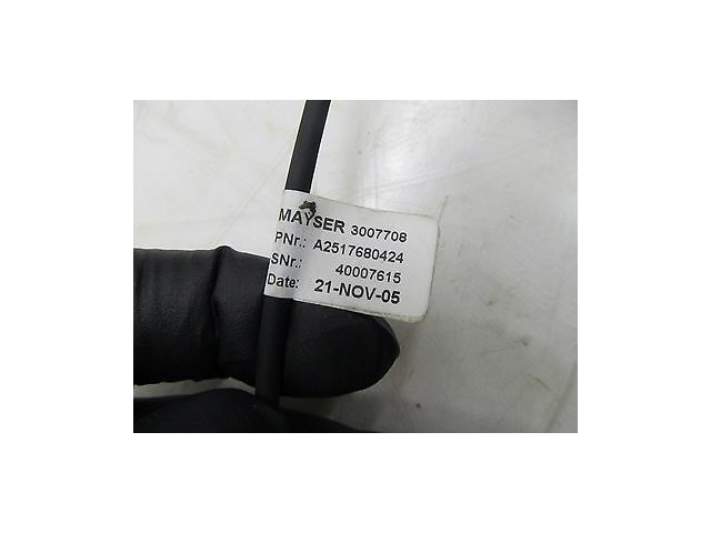  2006-2009 MERCEDES R350 W251 OEM RIGHT REAR QUARTER GLASS RUBBER WEATHER SEAL