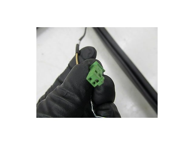  2006-2009 MERCEDES R350 W251 OEM RIGHT REAR QUARTER GLASS RUBBER WEATHER SEAL