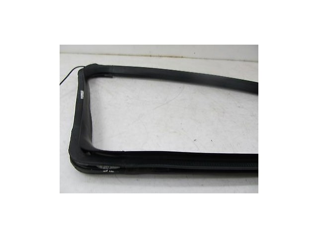  2006-2009 MERCEDES R350 W251 OEM RIGHT REAR QUARTER GLASS RUBBER WEATHER SEAL