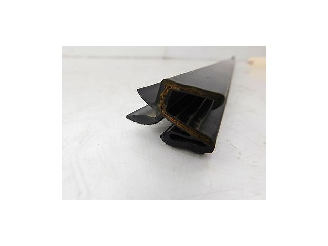 2009-2015 NISSAN 370Z COUPE OEM LEFT FRONT INTERIOR DOOR WINDOW WEATHER SEAL