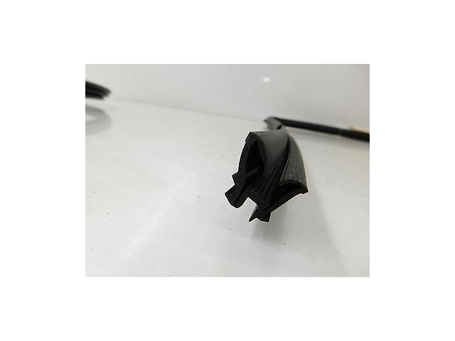 2012-2015 TOYOTA PRIUS C OEM RIGHT REAR DOOR WINDOW WEATHER SEAL RUBBER STRIP