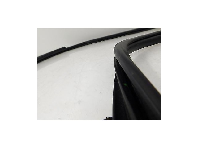 2012-2015 TOYOTA PRIUS C OEM RIGHT FRONT INTERIOR DOOR WEATHER SEAL RUBBER STRIP