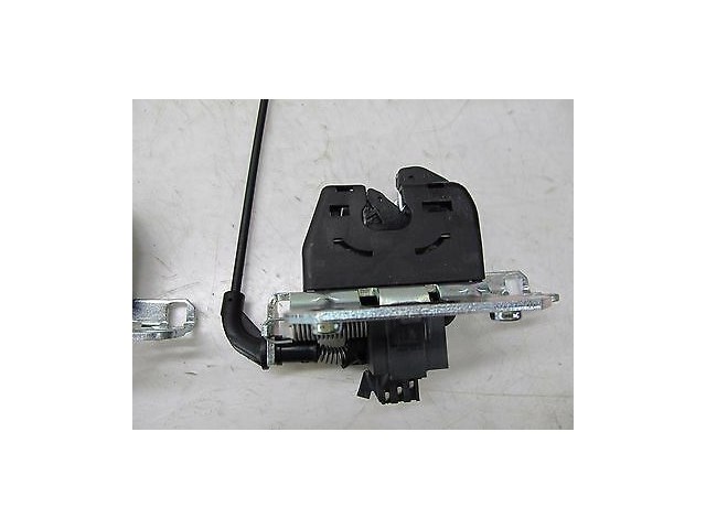 2012-2014 MERCEDES C250 W204 OEM REAR SEAT FOLD DOWN LOCK LATCH PAIR (2)