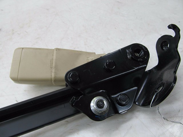 2007-2009 LEXUS LS460L XF40 OEM LEFT REAR SEAT BELT BUCKLE RECEIVER 