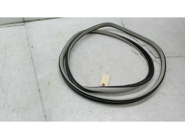 2011-2018 INFINITI M37 Q70 OEM RIGHT REAR DOOR ON BODY WEATHER STRIP SEAL   