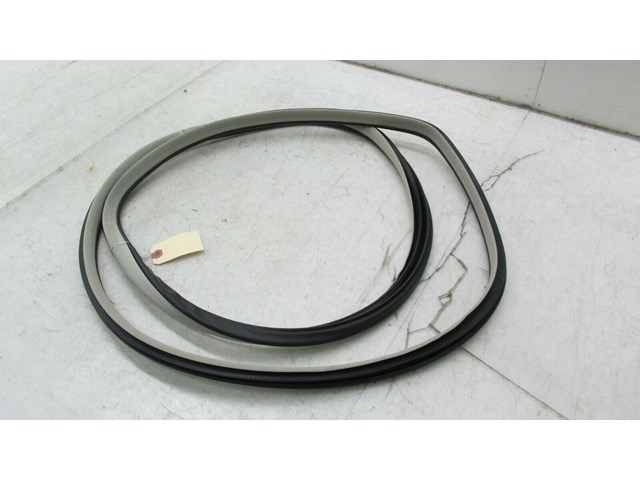 2011-2018 INFINITI M37 Q70 OEM RIGHT REAR DOOR ON BODY WEATHER STRIP SEAL   