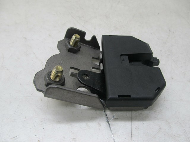 2002-2006 BMW M3 E46 COUPE OEM RIGHT REAR SEAT LOCK LATCH 