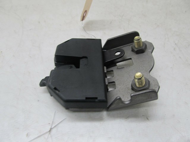 2002-2006 BMW M3 E46 COUPE OEM RIGHT REAR SEAT LOCK LATCH 