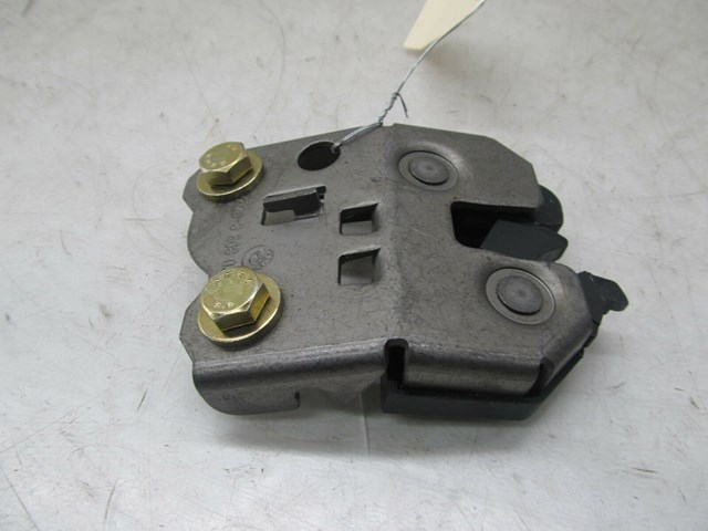 2002-2006 BMW M3 E46 COUPE OEM RIGHT REAR SEAT LOCK LATCH 