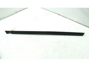 2012-2015 MERCEDES C350 COUPE OEM RIGHT PASSENGER DOOR GLASS INNER WEATHER STRIP