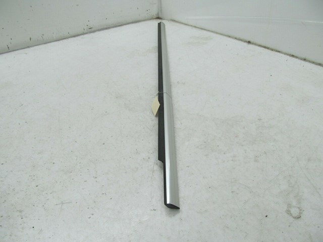 2012-2015 MERCEDES C350 COUPE OEM RIGHT PASSENGER DOOR GLASS OUTER WEATHER STRIP