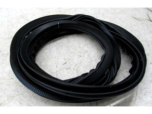 2009-2012 INFINITI FX35 OEM RIGHT REAR DOOR WEATHER STRIP 