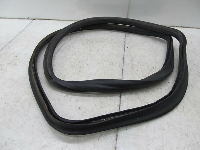 2004-2011 SAAB 9-3 OEM REAR WEATHER STRIP SEAL  476387035