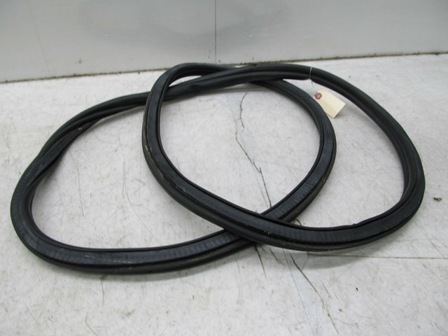 2005-2008 AUDI A6 C6 OEM REAR TRUNK WEATHER STRIP SEAL 