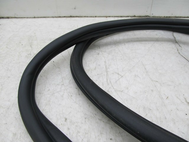 2005-2008 AUDI A6 C6 OEM REAR TRUNK WEATHER STRIP SEAL 