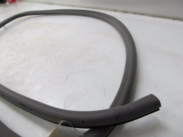 2007-2009 LEXUS LS460L XF40 OEM LEFT REAR DRIVER SIDE DOOR WEATHER STRIP SEAL