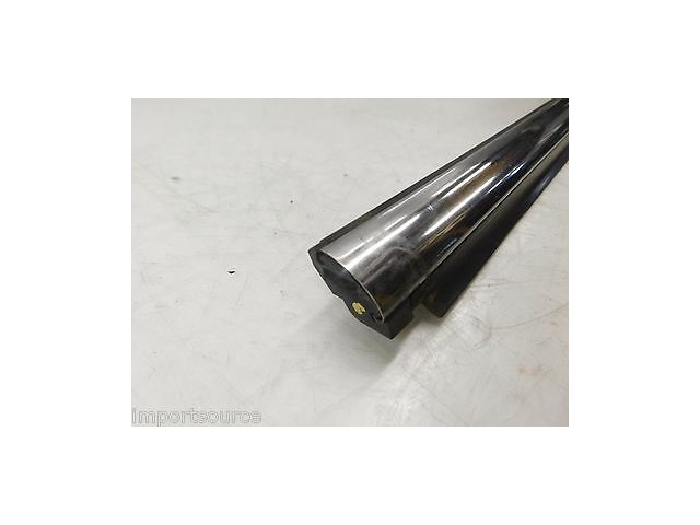 2008-2011 LINCOLN TOWN CAR OEM RIGHT FRONT DOOR WINDOW WEATHER STRIP SEAL