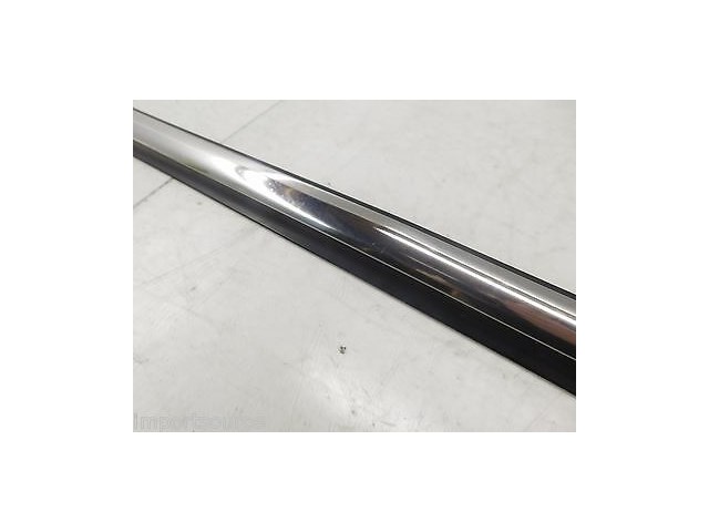 2008-2011 LINCOLN TOWN CAR OEM RIGHT FRONT DOOR WINDOW WEATHER STRIP SEAL