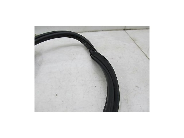 2004-2008 MASERATI QUATTROPORTE M139 OEM REAR TRUNK WEATHER STRIP RUBBER SEAL