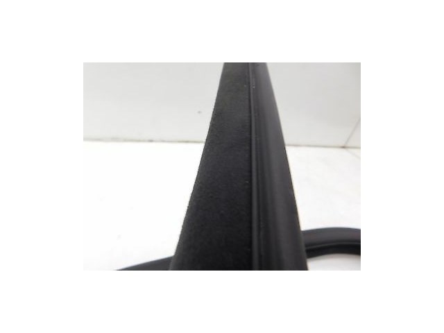 2004-2008 MASERATI QUATTROPORTE M139 OEM LEFT REAR PASSENGER DOOR WEATHER STRIP