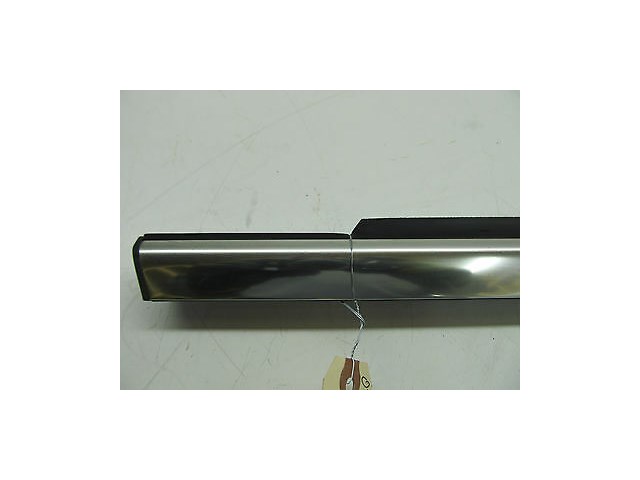2006-2009 MERCEDES R350 W251 OEM RIGHT FRONT EXTERIOR WINDOW WEATHER STRIP TRIM