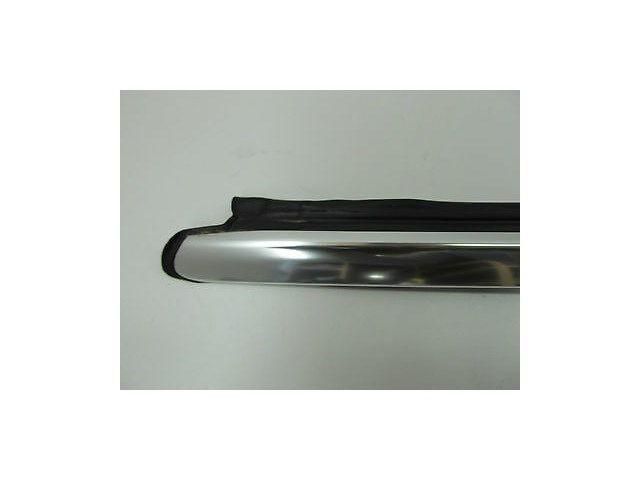 2006-2009 MERCEDES R350 W251 OEM RIGHT REAR QUARTER WINDOW WEATHER STRIP TRIM