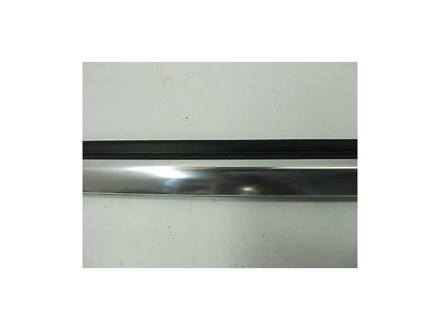 2006-2009 MERCEDES R350 W251 OEM RIGHT REAR QUARTER WINDOW WEATHER STRIP TRIM