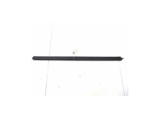 2009-2012 NISSAN 370Z COUPE OEM LEFT FRONT INNER DOOR WINDOW WEATHER STRIP TRIM