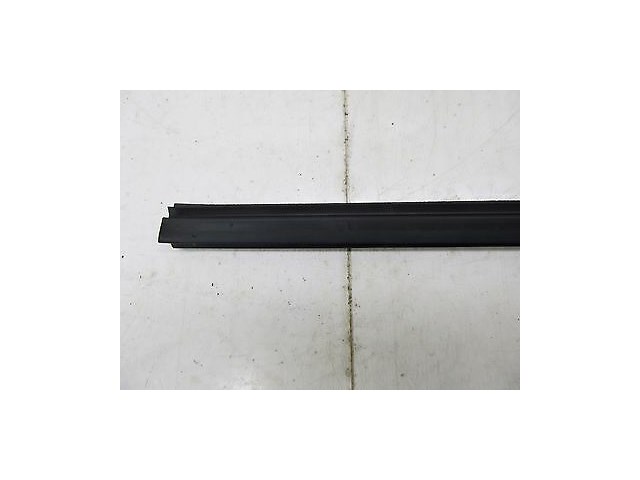 2009-2012 NISSAN 370Z COUPE OEM LEFT FRONT INNER DOOR WINDOW WEATHER STRIP TRIM