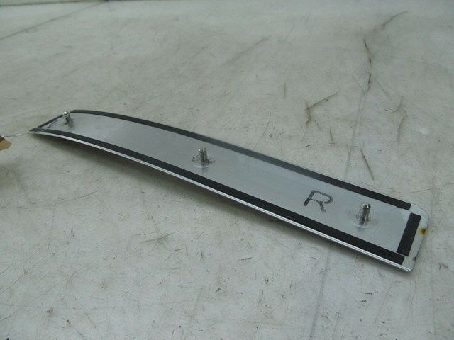 2007-2011 LEXUS GS350 OEM RIGHT REAR LOWER DOOR EMBLEM