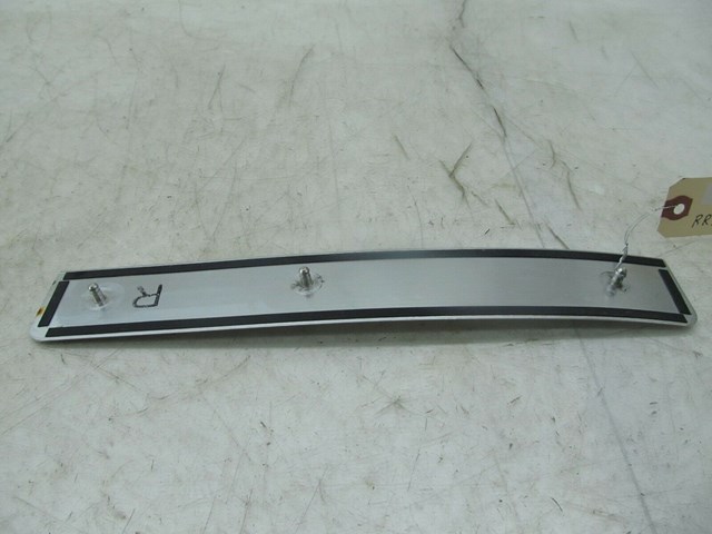2007-2011 LEXUS GS350 OEM RIGHT REAR LOWER DOOR EMBLEM