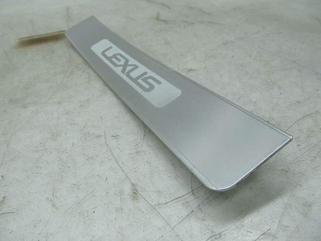 2007-2011 LEXUS GS350 OEM RIGHT REAR LOWER DOOR EMBLEM