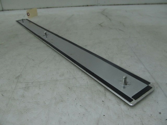 2007-2011 LEXUS GS350 OEM LEFT FRONT LOWER DOOR EMBLEM