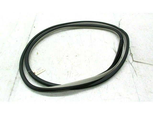 2011-2018 INFINITI M37 Q70 OEM RIGHT FRONT DOOR ON BODY WEATHER STRIP SEAL   