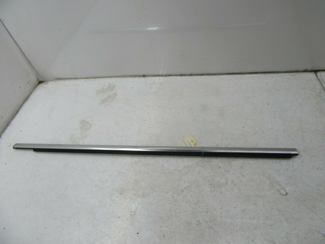 2012-2015 MERCEDES C350 COUPE OEM LEFT DRIVER DOOR GLASS OUTER WEATHER STRIP