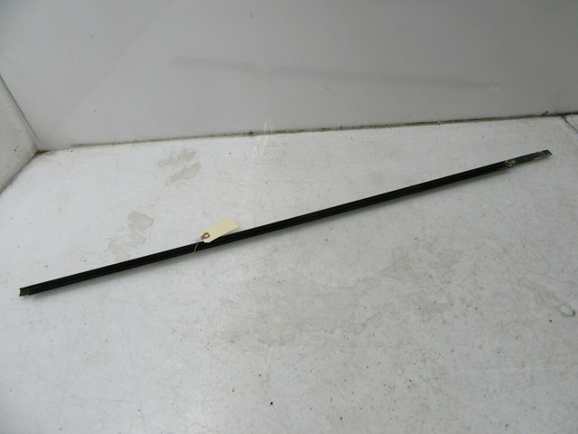 2012-2015 MERCEDES C350 COUPE OEM LEFT DRIVER DOOR GLASS OUTER WEATHER STRIP