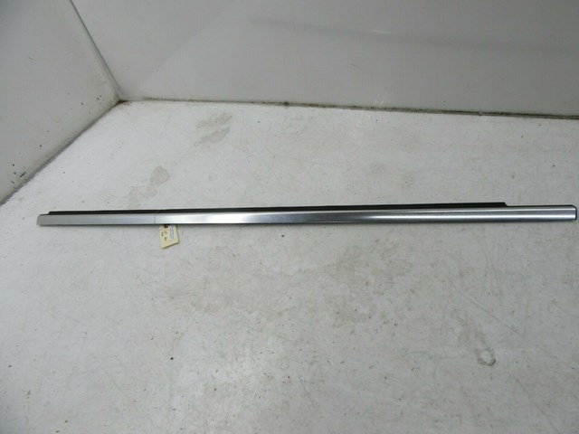 2012-2015 MERCEDES C350 COUPE OEM LEFT DRIVER DOOR GLASS OUTER WEATHER STRIP