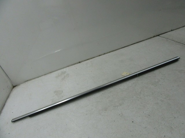 2012-2015 MERCEDES C350 COUPE OEM LEFT DRIVER DOOR GLASS OUTER WEATHER STRIP