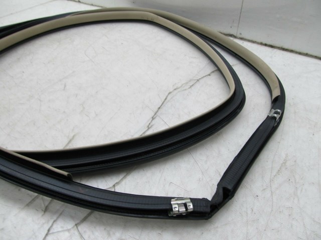  2004-2009 LEXUS RX350 RX330 OEM LEFT REAR WEATHER STRIP SEAL 