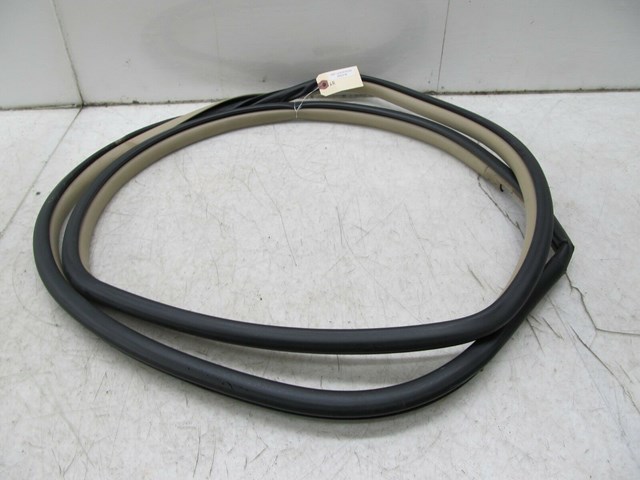  2004-2009 LEXUS RX350 RX330 OEM LEFT REAR WEATHER STRIP SEAL 