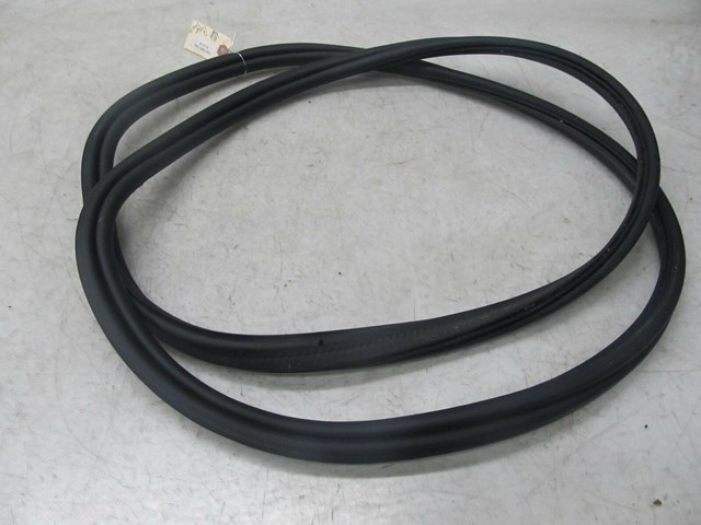 2007-2010 BMW 328xi E90 OEM REAR TRUNK WEATHER STRIP
