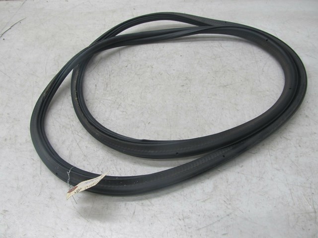2007-2010 BMW 328xi E90 OEM REAR TRUNK WEATHER STRIP