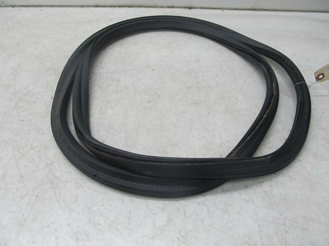 2007-2010 BMW 328xi E90 OEM REAR TRUNK WEATHER STRIP