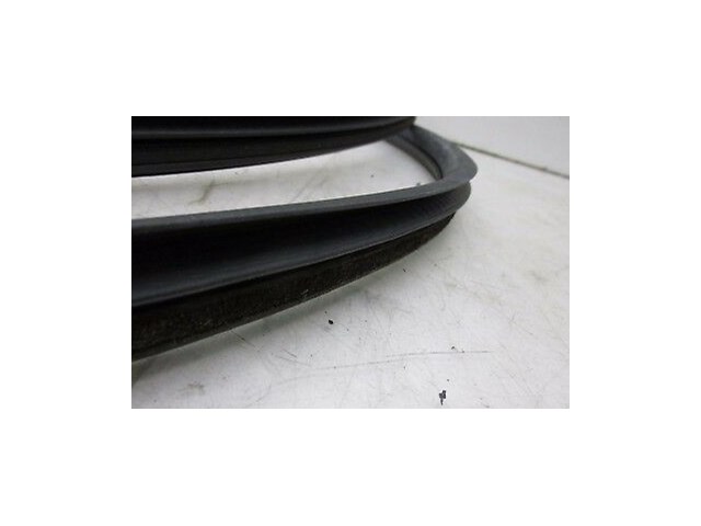 2004-2007 INFINITI QX56 OEM 5.6L REAR TRUNK GLASS INNER WEATHER STRIP