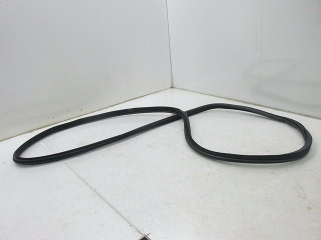 2014-2016 INFINITI Q50 OEM LEFT REAR DRIVER SIDE DOOR WEATHER STRIP SEAL