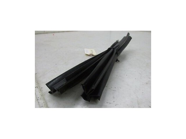 2008-2013 INFINITI G37S COUPE OEM REAR SUNROOF WEATHER STRIP PAIR (2)