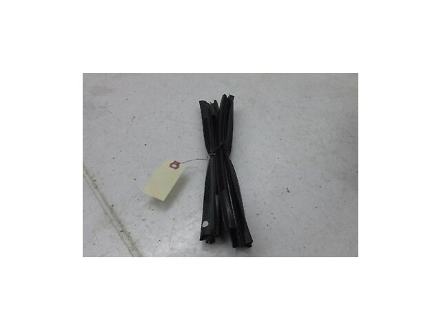 2008-2013 INFINITI G37S COUPE OEM REAR SUNROOF WEATHER STRIP PAIR (2)