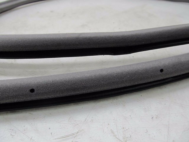 2007-2009 LEXUS LS460L XF40 OEM RIGHT REAR PASS. DOOR WEATHER STRIP SEAL TRIM